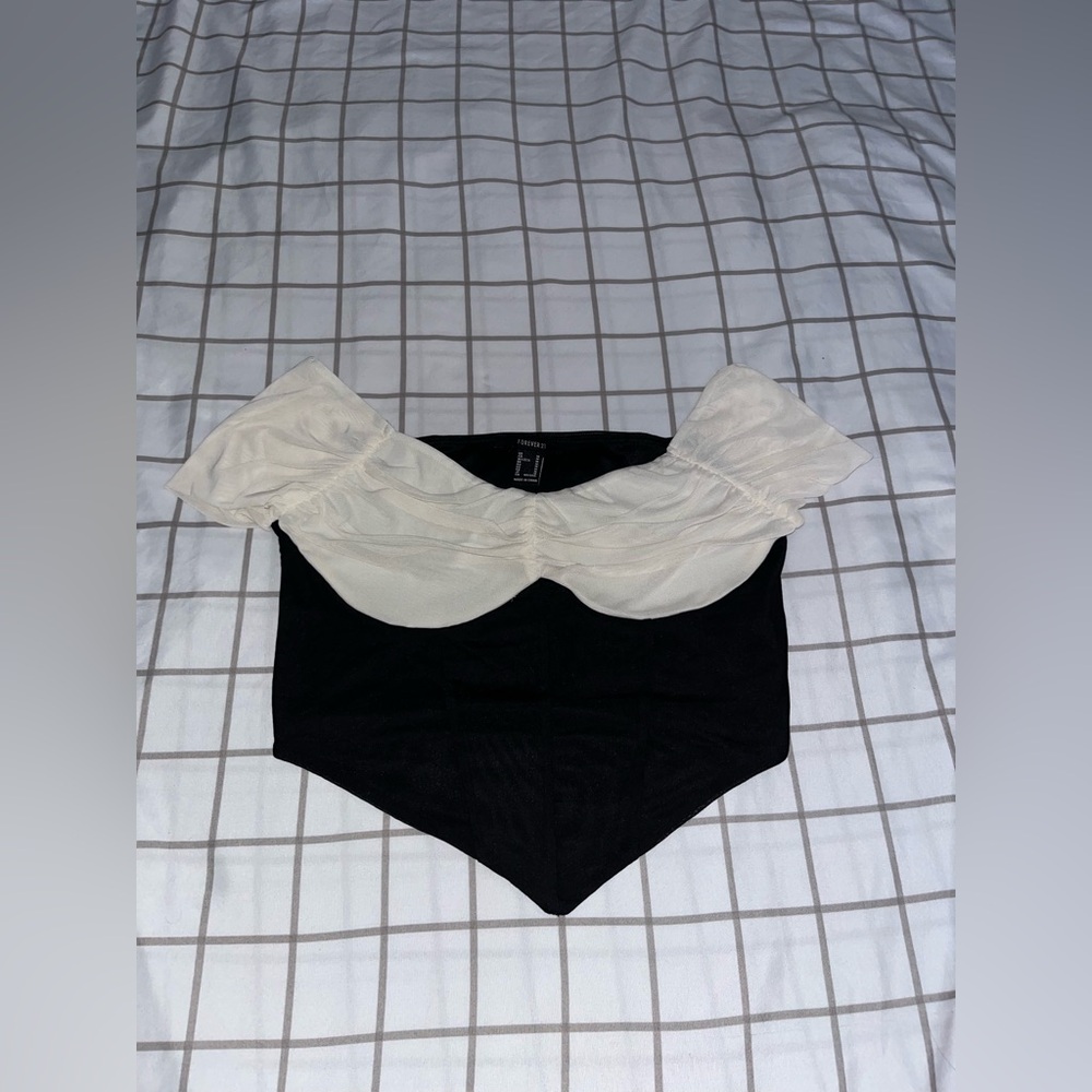 BRAND NEW Forever 21 top- just bought & never worn.